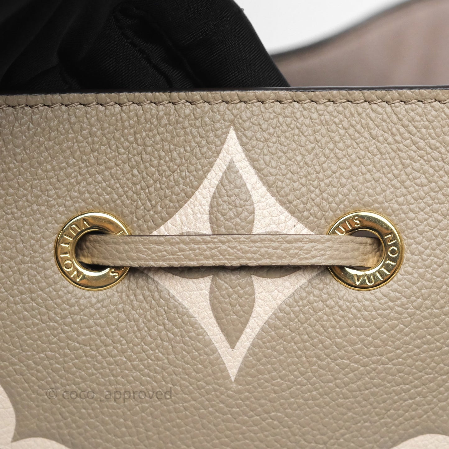 Louis Vuitton NéoNoé MM Dove /Cream Monogram Empreinte Leather