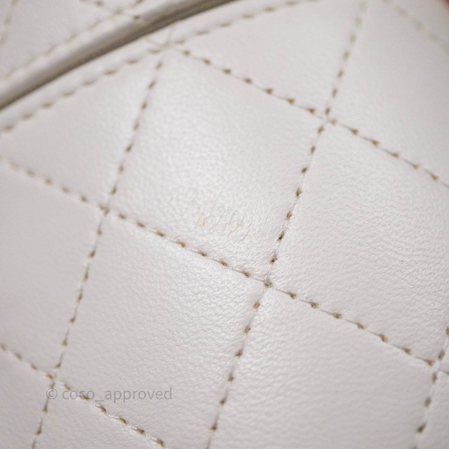 Chanel Quilted Round Vanity Clutch With Chain White Lambskin Gold Hardware