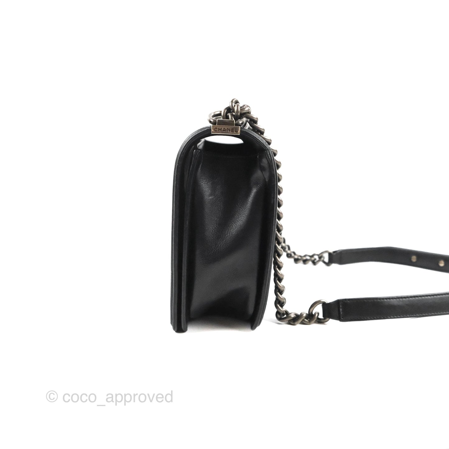 Chanel Quilted New Medium Boy Black Calfskin Ruthenium Hardware