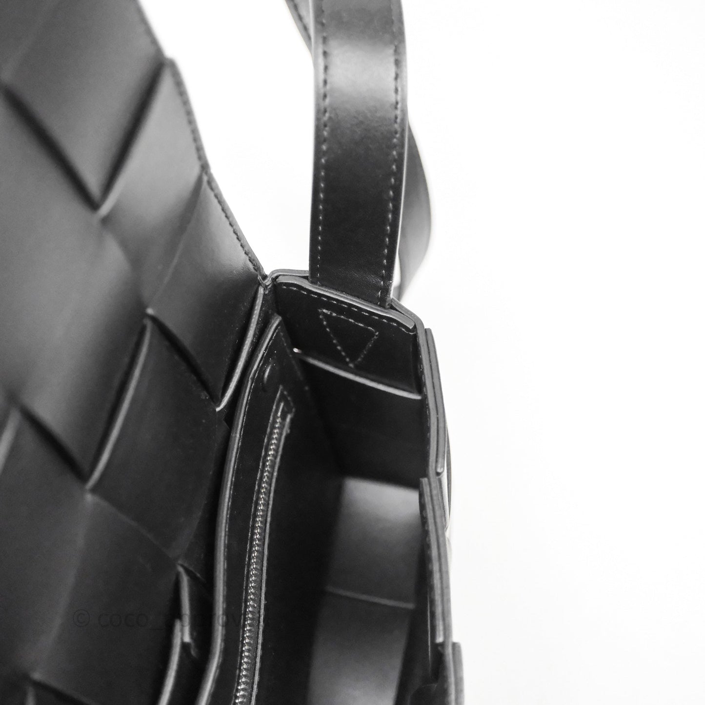 Bottega Veneta Cassette Shoulder Bag Intrecciato Black