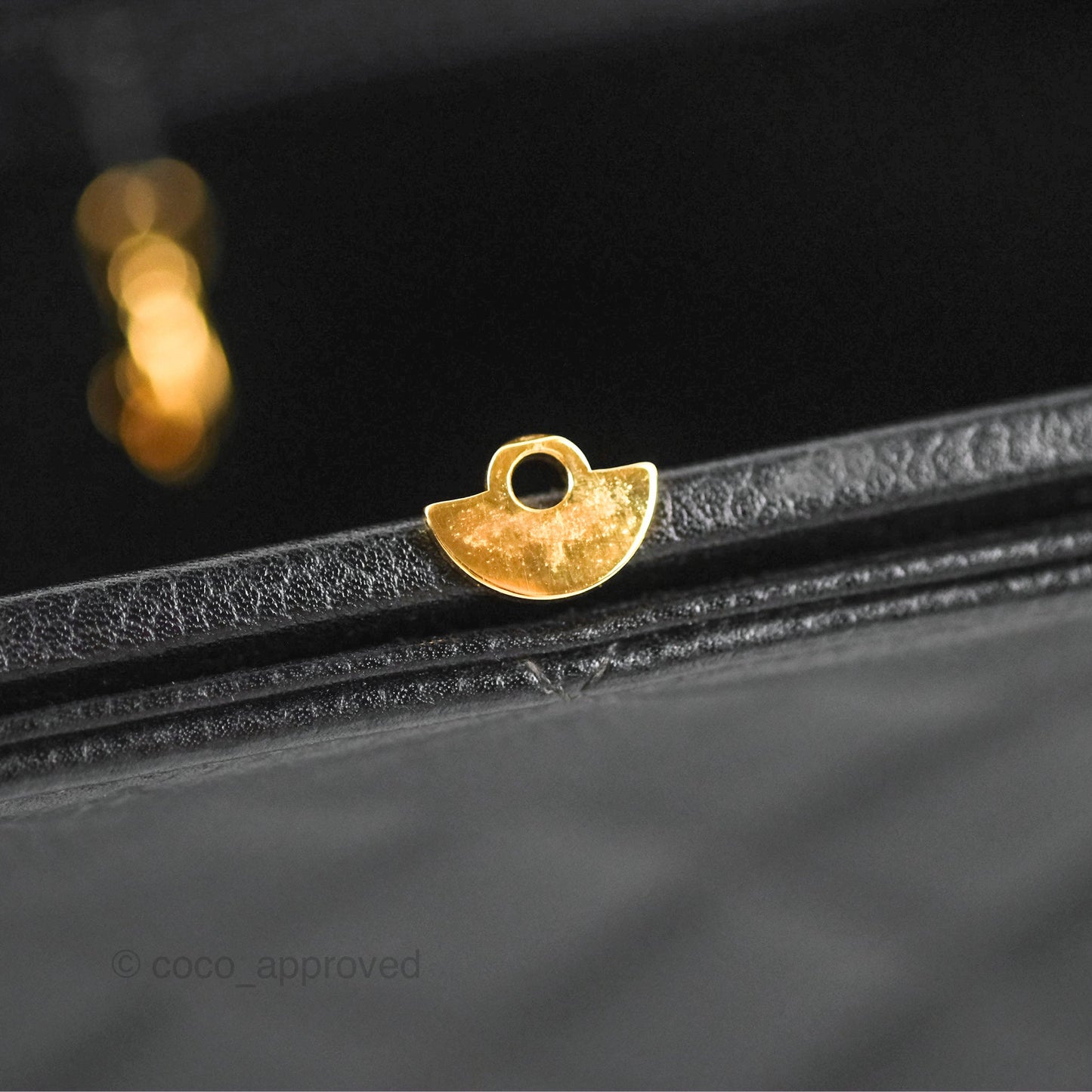 Chanel Vintage CC Kisslock Turnlock Shoulder Bag Quilted Black Caviar 24K Gold Hardware