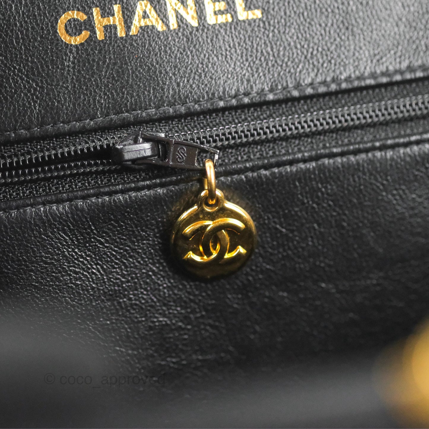 Chanel Vintage CC Kisslock Turnlock Shoulder Bag Quilted Black Caviar 24K Gold Hardware