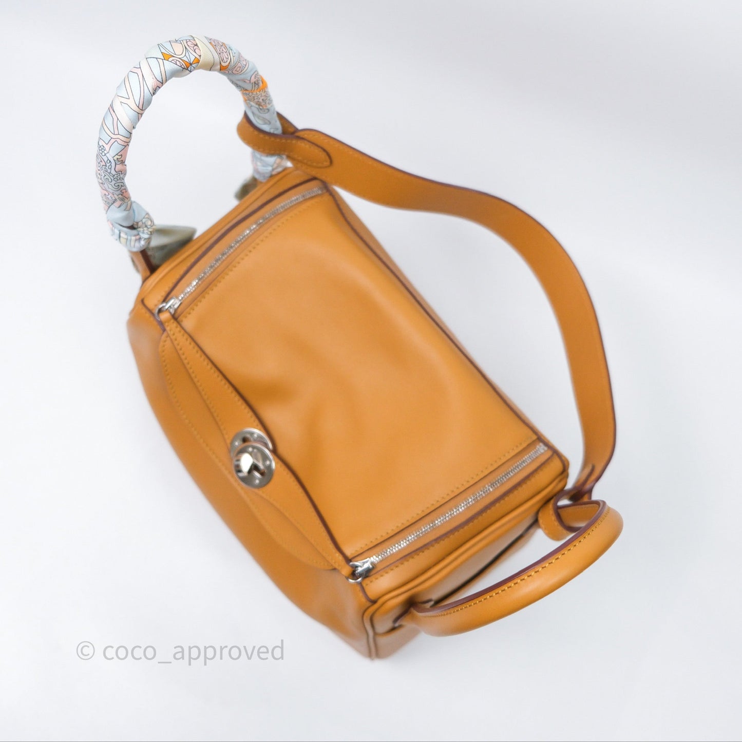 Hermès Lindy 26 Swift Sesame 2S/lime 9R Palladium Hardware