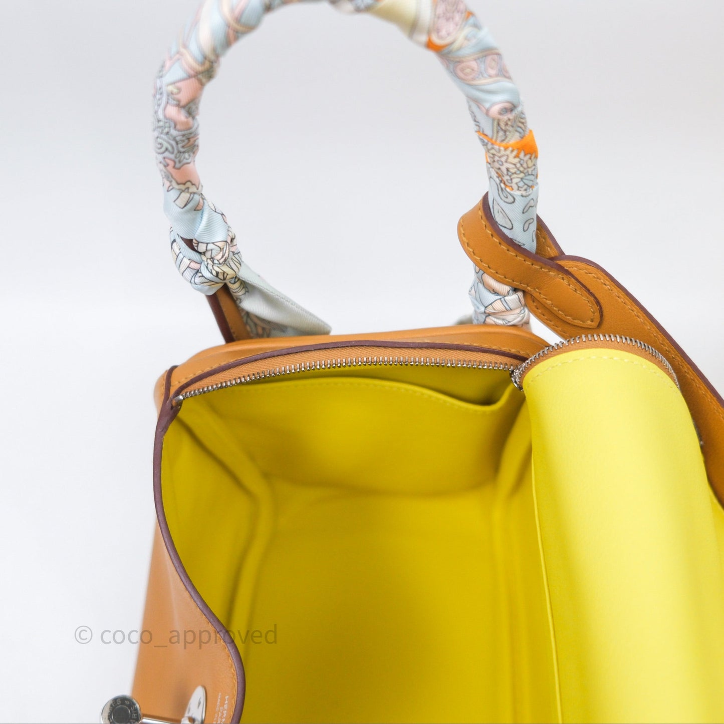 Hermès Lindy 26 Swift Sesame 2S/lime 9R Palladium Hardware