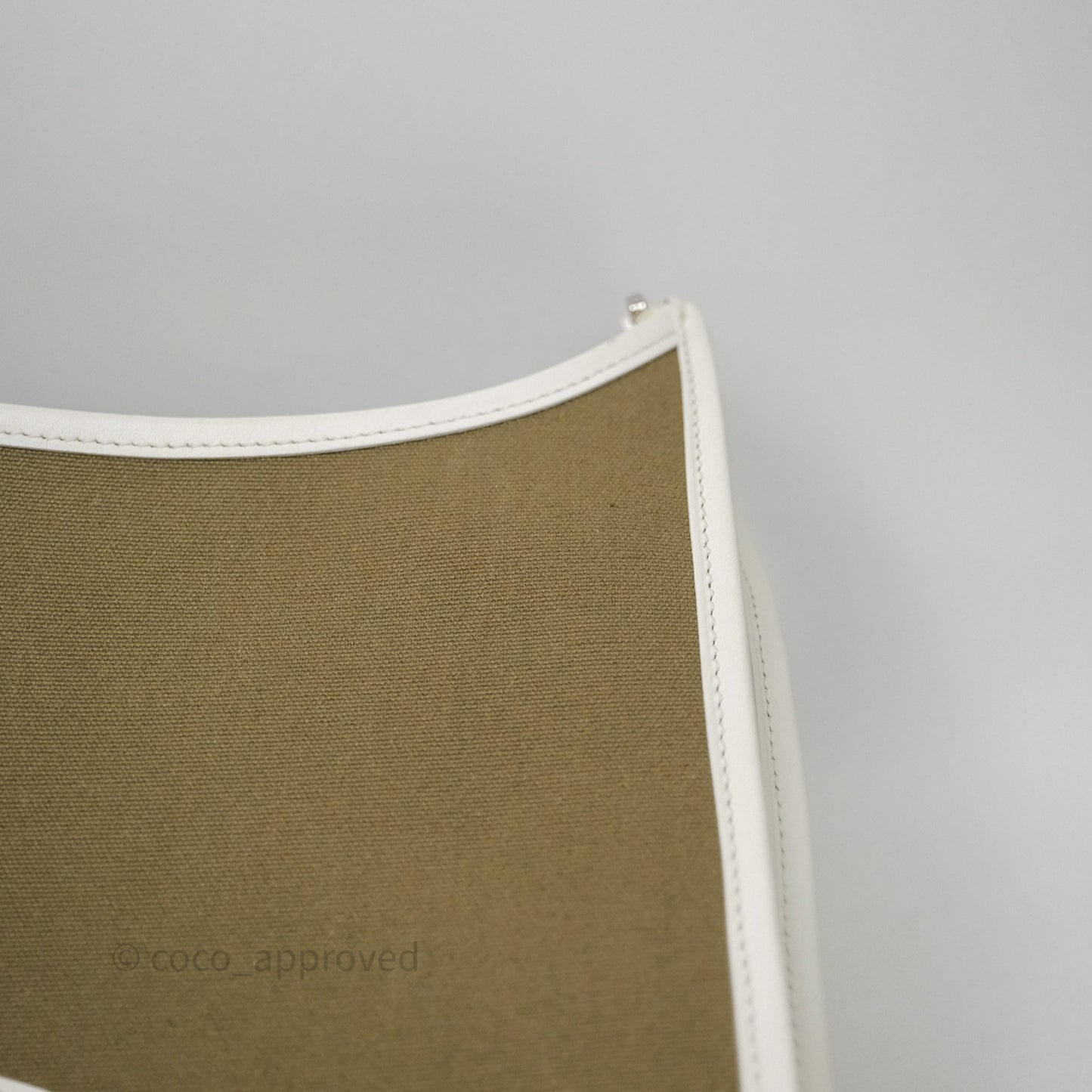 Hermes Evelyne III 29 Khaki/ White Palladium Hardware