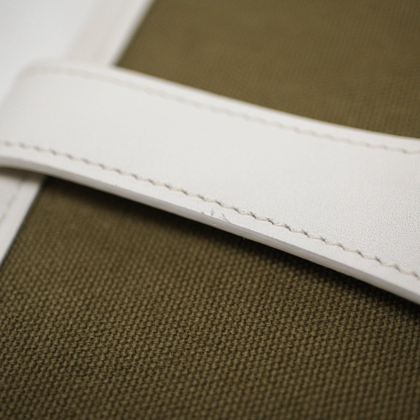 Hermes Evelyne III 29 Khaki/ White Palladium Hardware
