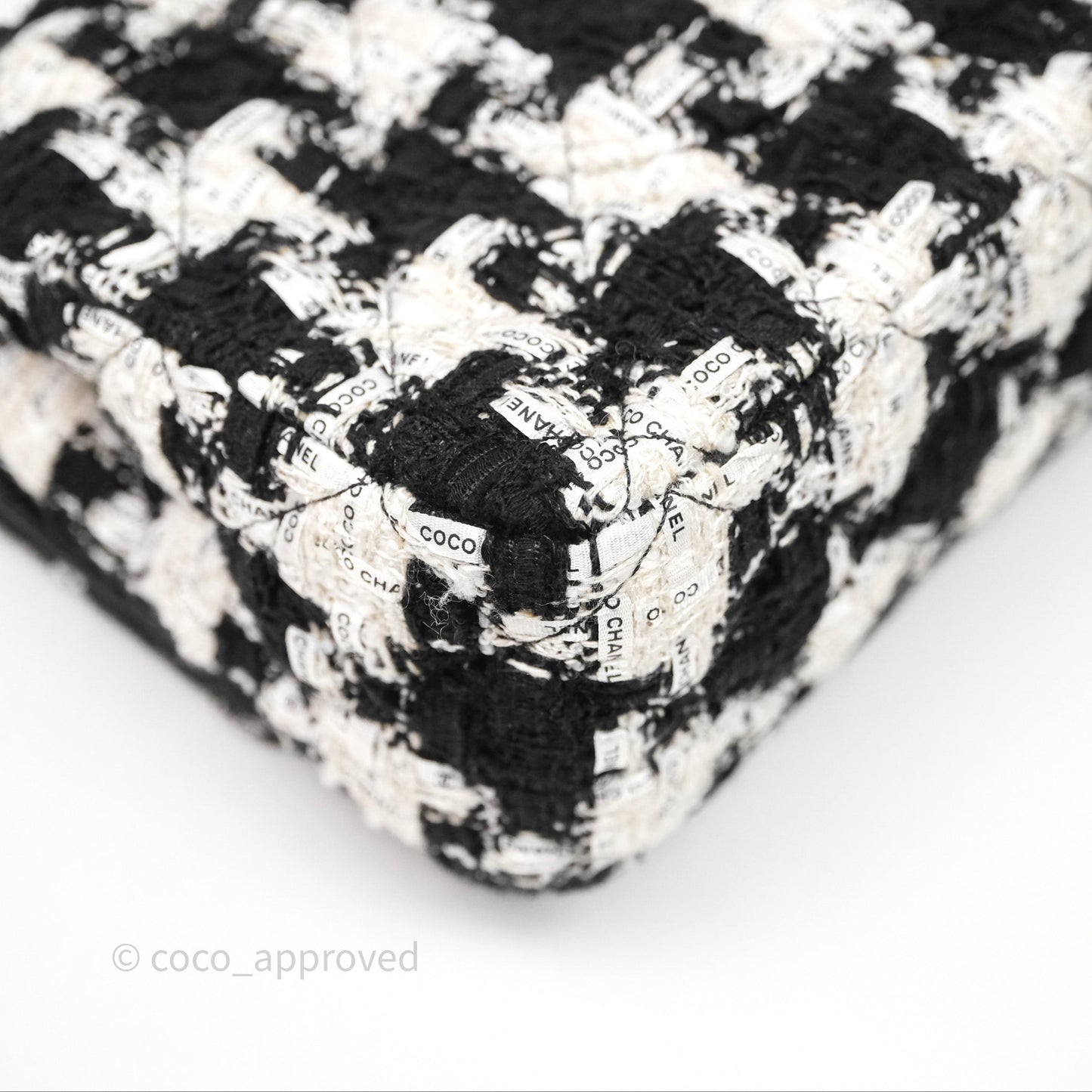 Chanel Quilted M/L Medium Double Flap Black White Houndstooth Tweed Gold Hardware