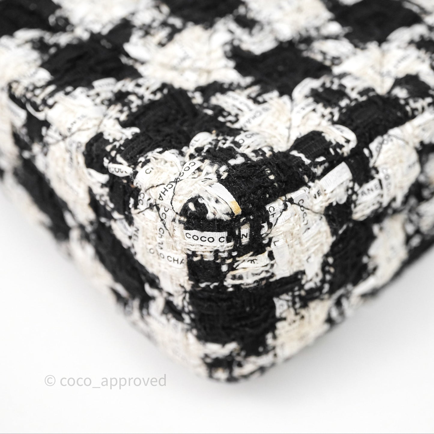 Chanel Quilted M/L Medium Double Flap Black White Houndstooth Tweed Gold Hardware
