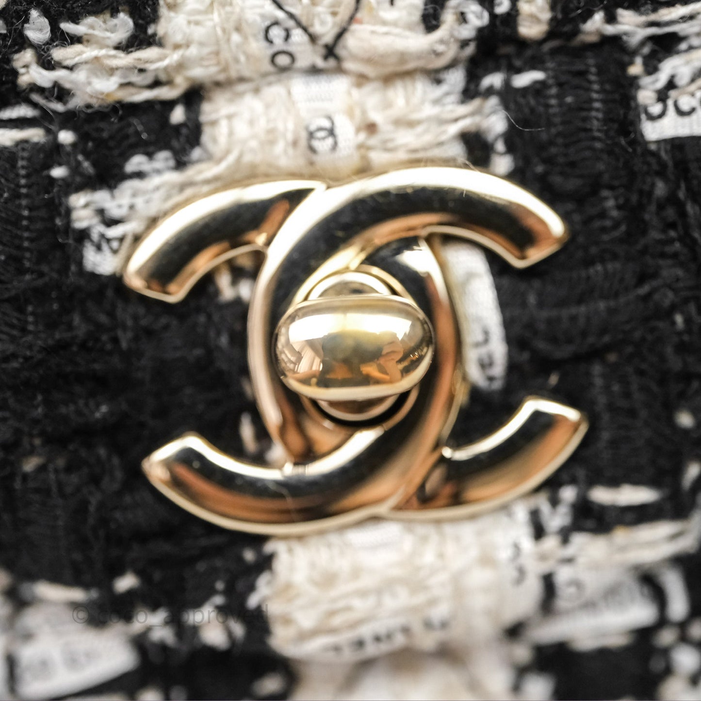 Chanel Quilted M/L Medium Double Flap Black White Houndstooth Tweed Gold Hardware