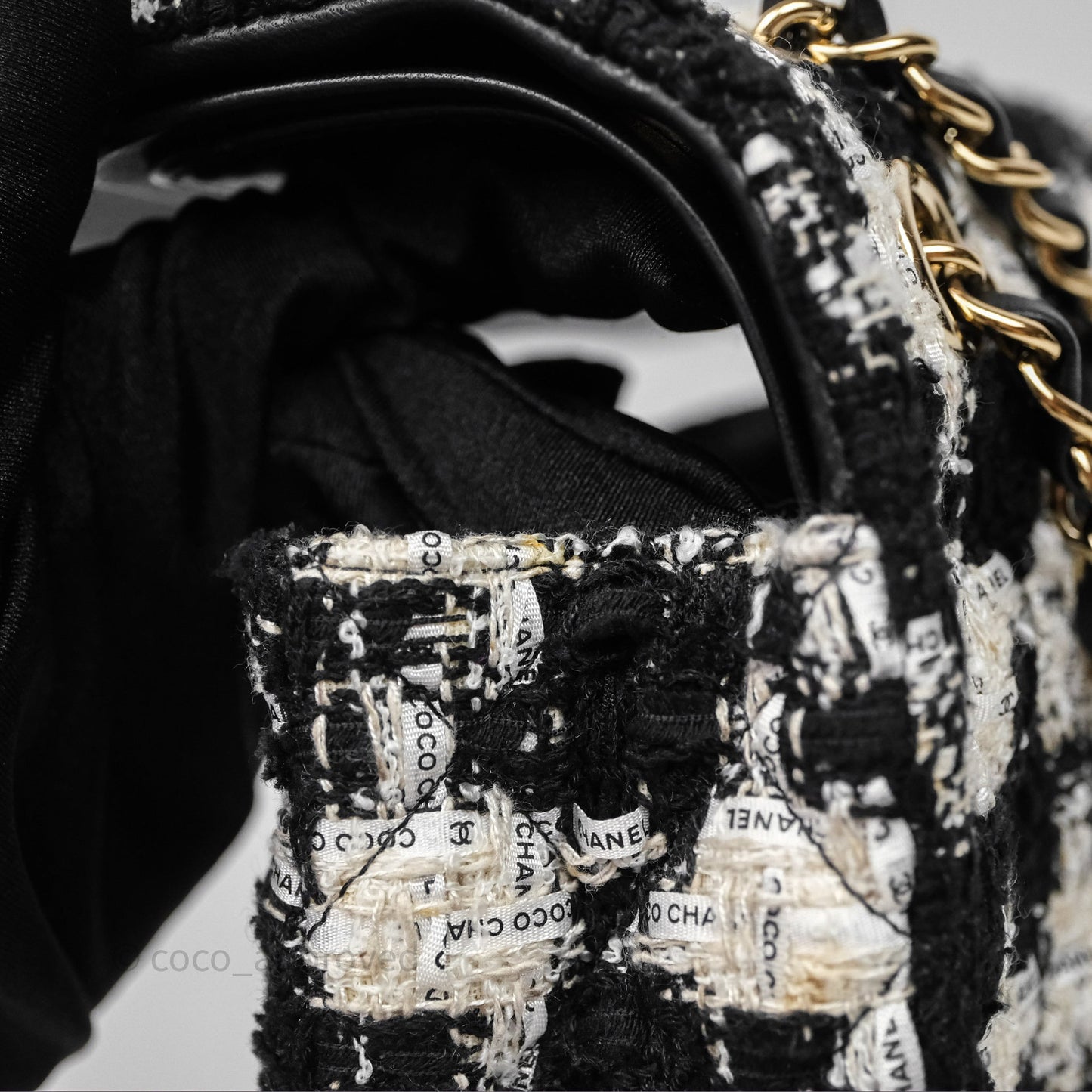 Chanel Quilted M/L Medium Double Flap Black White Houndstooth Tweed Gold Hardware