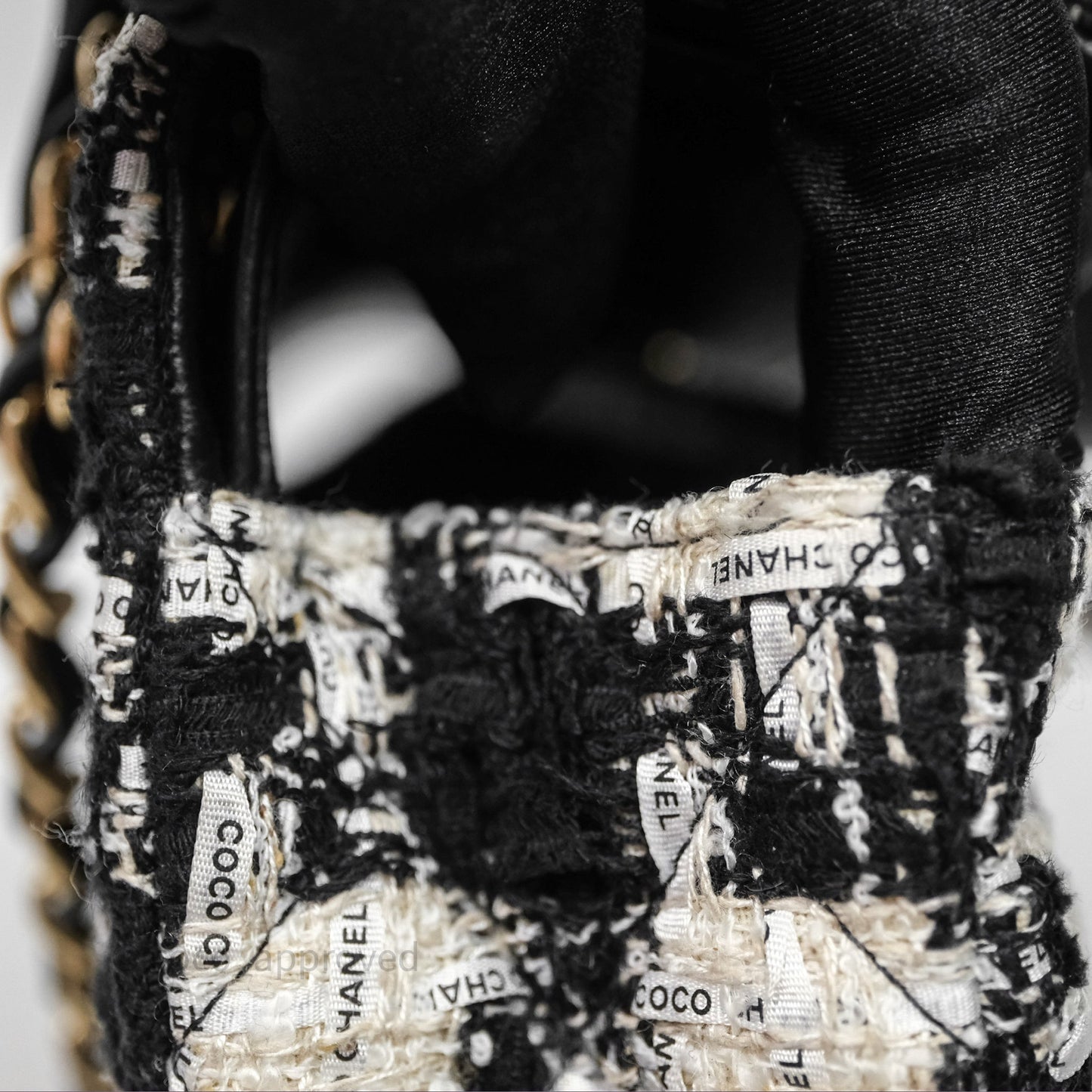 Chanel Quilted M/L Medium Double Flap Black White Houndstooth Tweed Gold Hardware