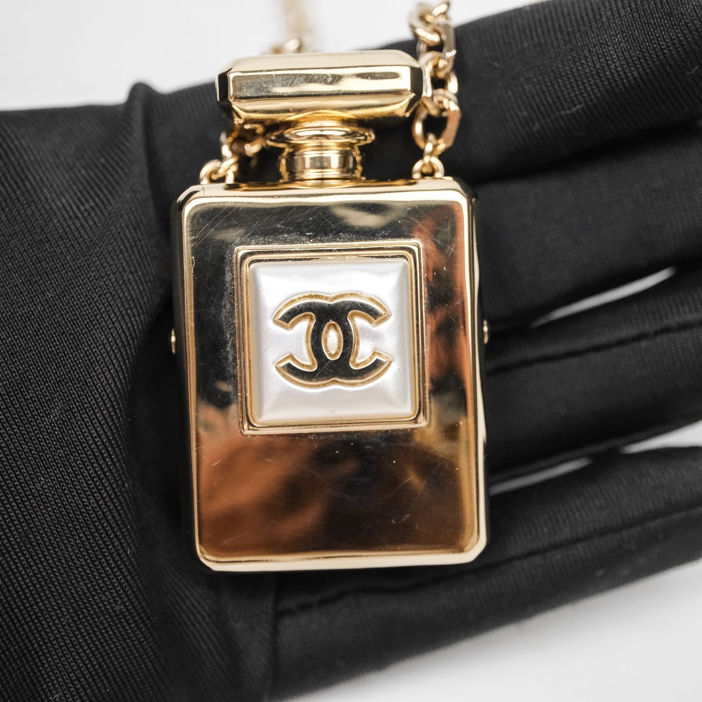 Chanel CC Pearl Perfume Bottle Locket Long Necklace Gold Tone 22S