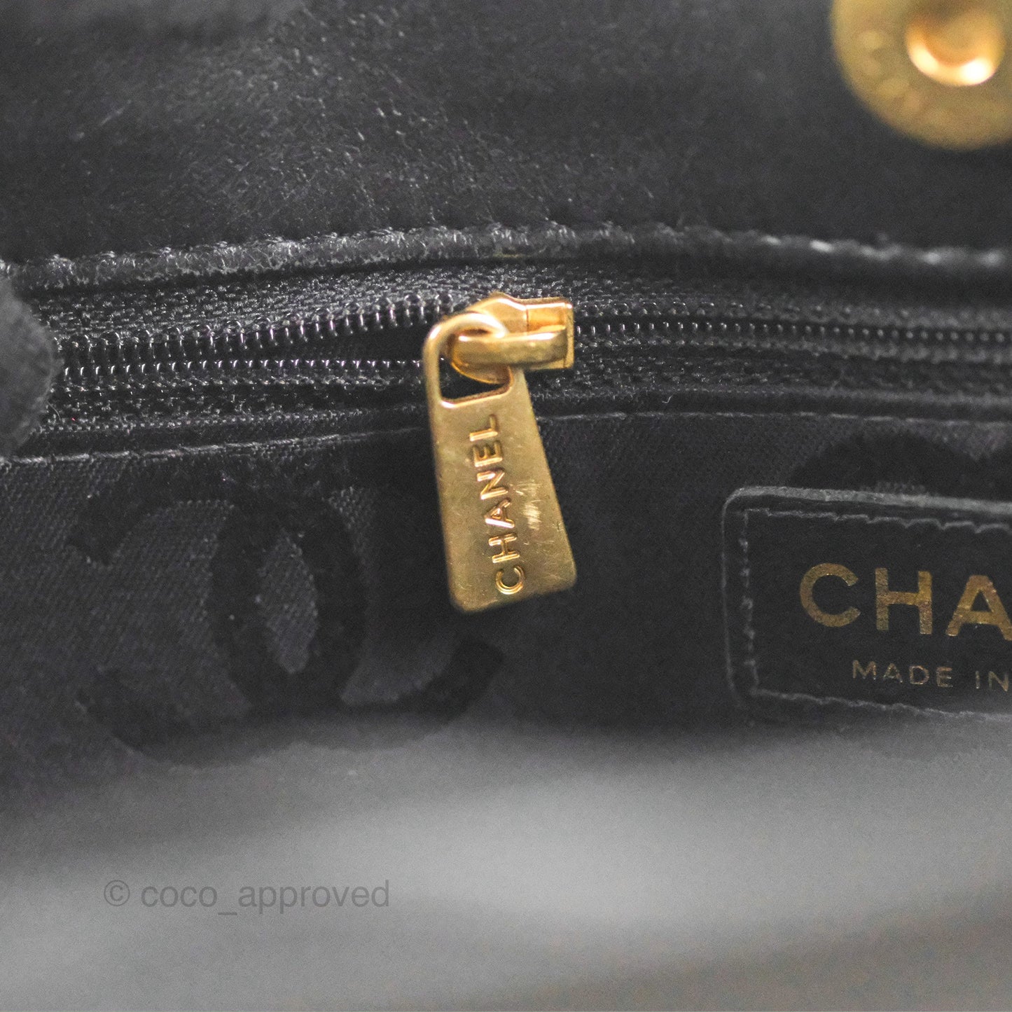 Chanel Vintage Quilted CC Tote Bag Matte Black Calfskin Gold Hardware