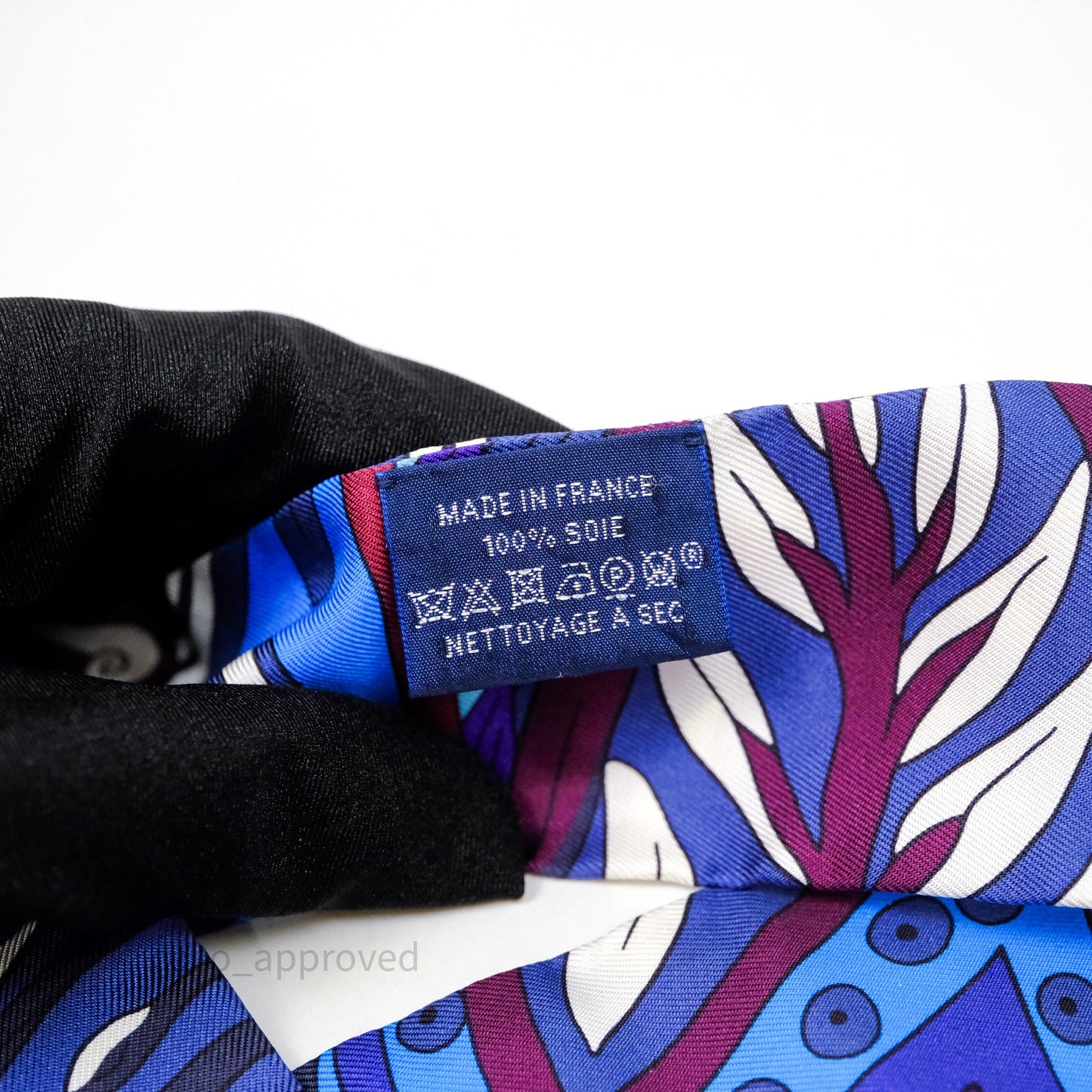 Hermès "Le Jardin de la Maharani" Silk Twilly Bleu