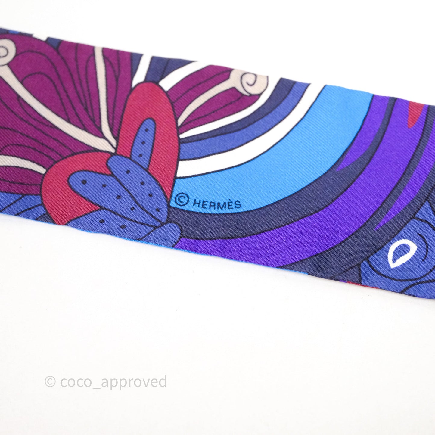 Hermès "Le Jardin de la Maharani" Silk Twilly Bleu