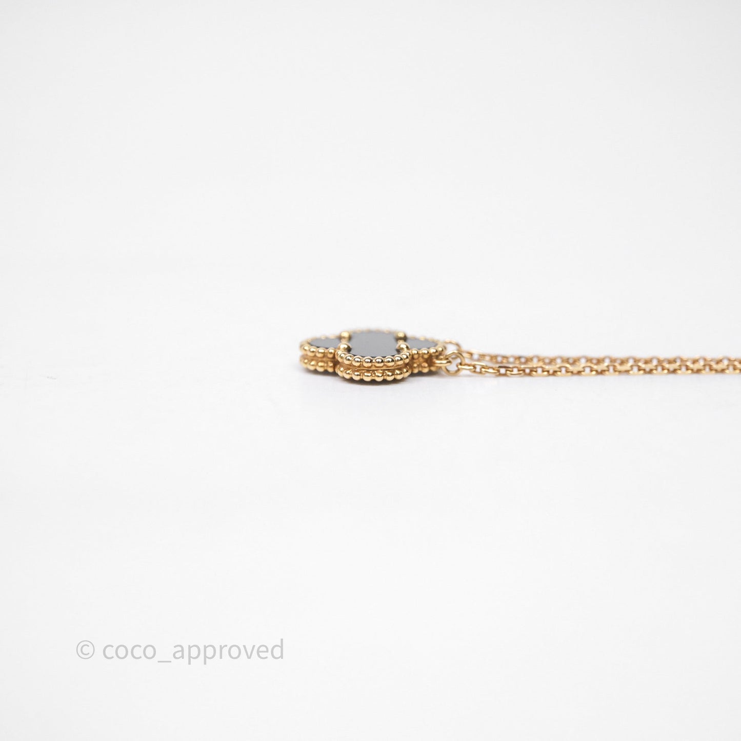 Van Cleef & Arpels Vintage Alhambra Pendant Onyx 18K Yellow Gold