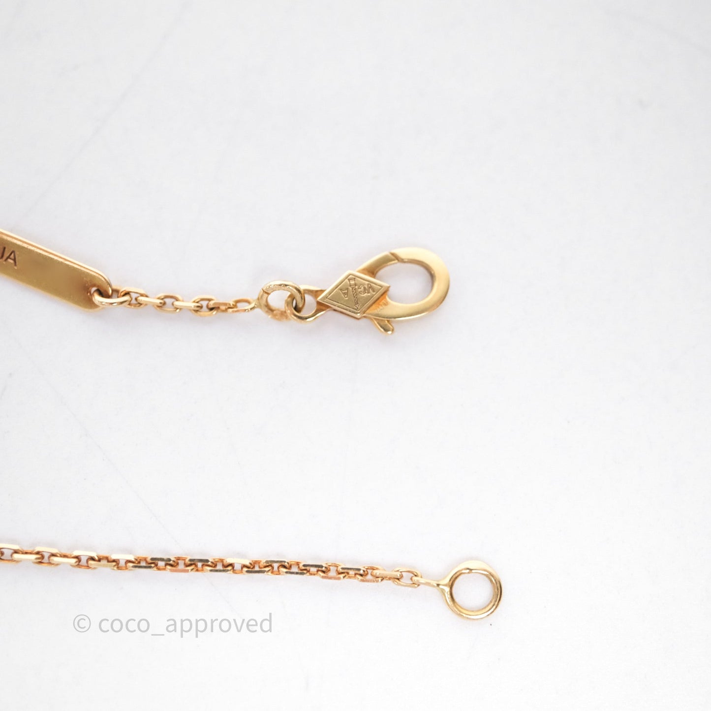 Van Cleef & Arpels Vintage Alhambra Pendant Onyx 18K Yellow Gold