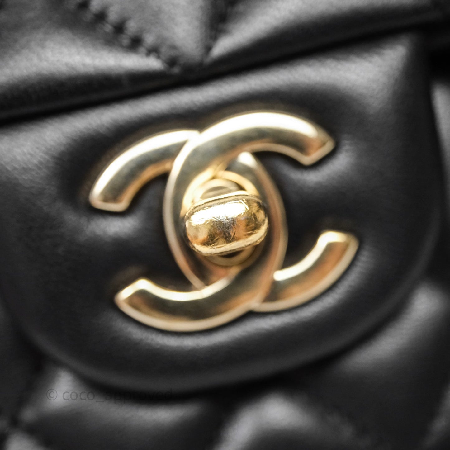 Chanel Classic M/L Medium Flap Bag Valentine Limited Edition Black Lambskin Gold Hardware