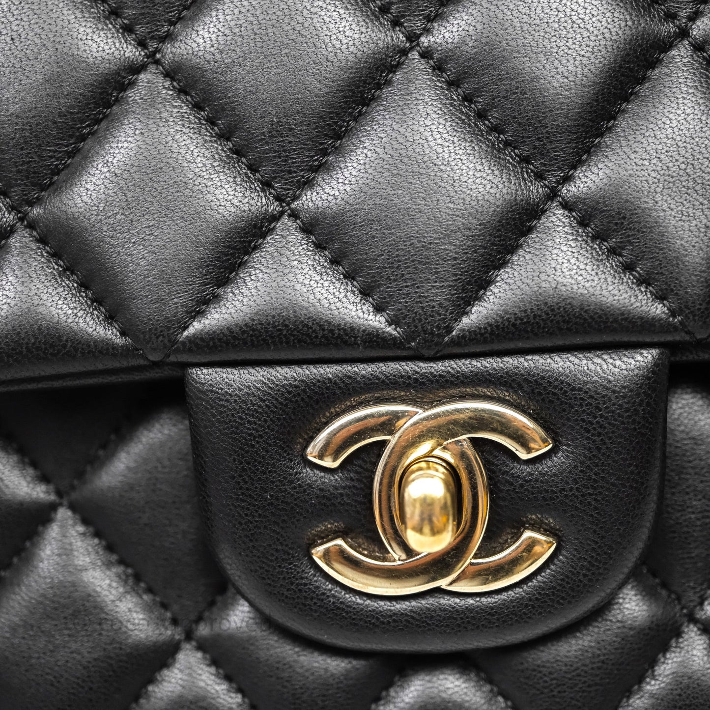 Chanel Classic M/L Medium Flap Bag Valentine Limited Edition Black Lambskin Gold Hardware