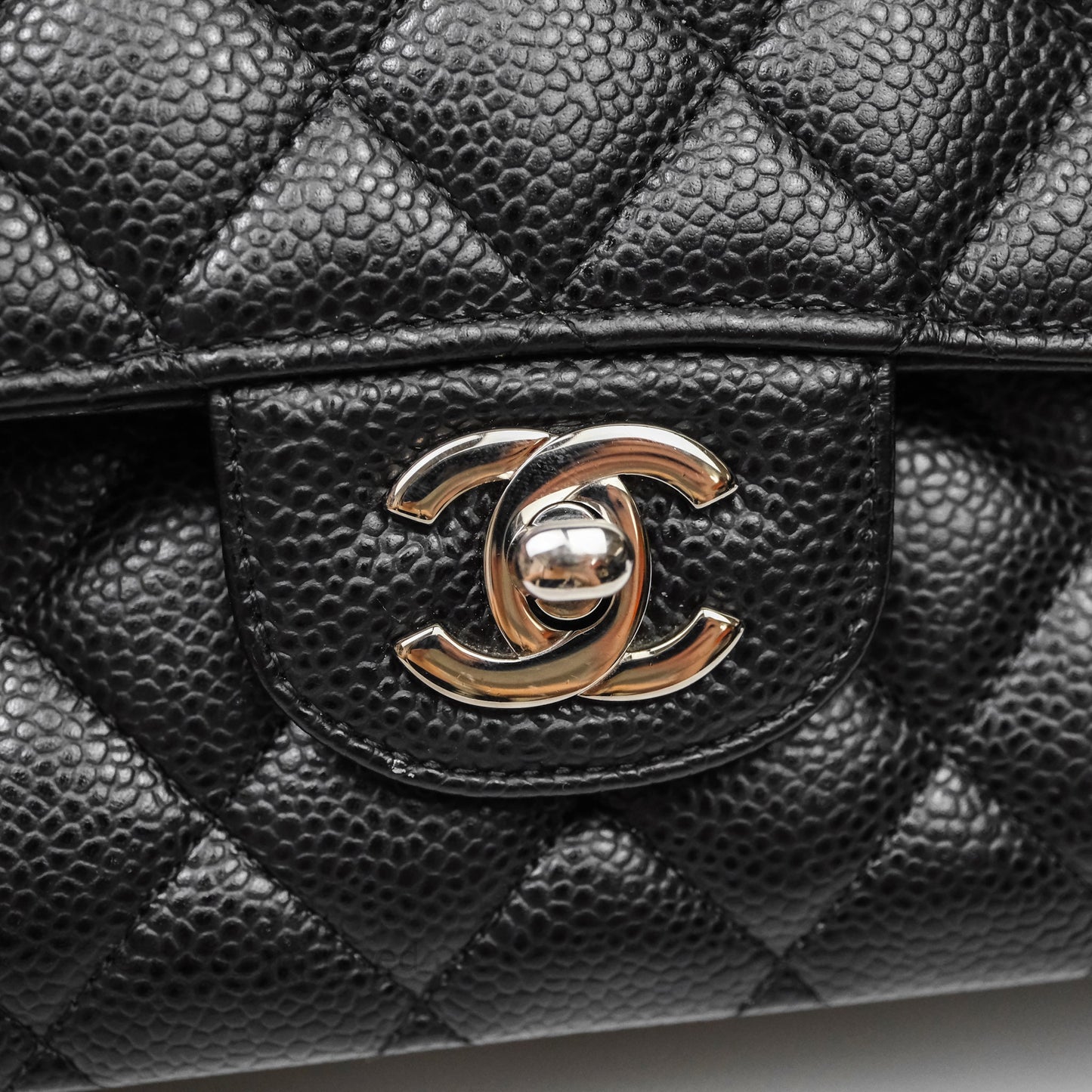 Chanel Classic M/L Medium Flap Quilted Black Caviar Silver Hardware