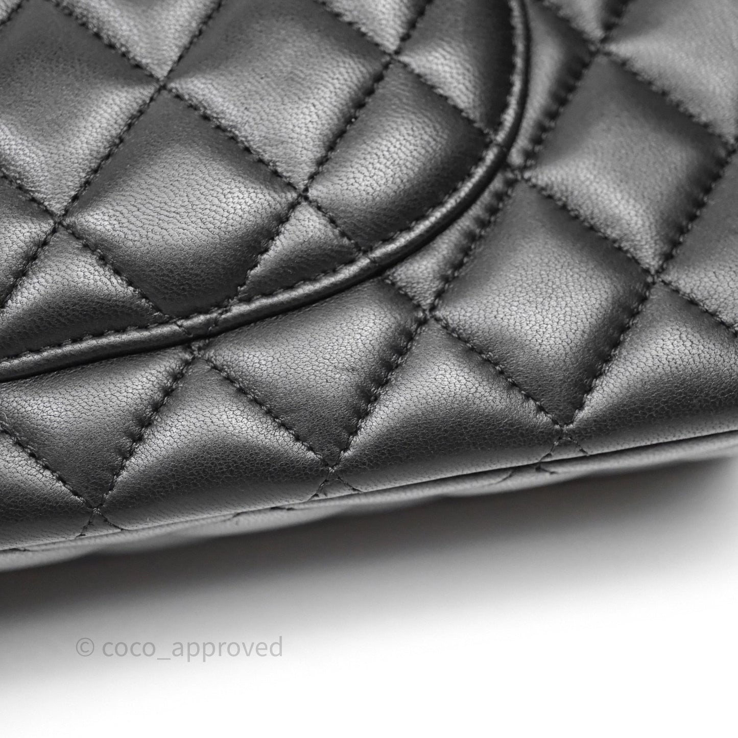 Chanel Classic M/L Medium Flap Bag Valentine Limited Edition Black Lambskin Gold Hardware