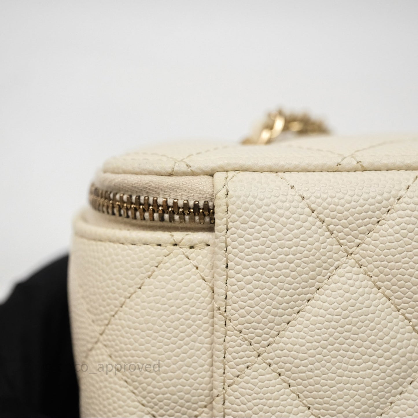 Chanel Vanity with Chain Ivory Cream Caviar Gold Hardware