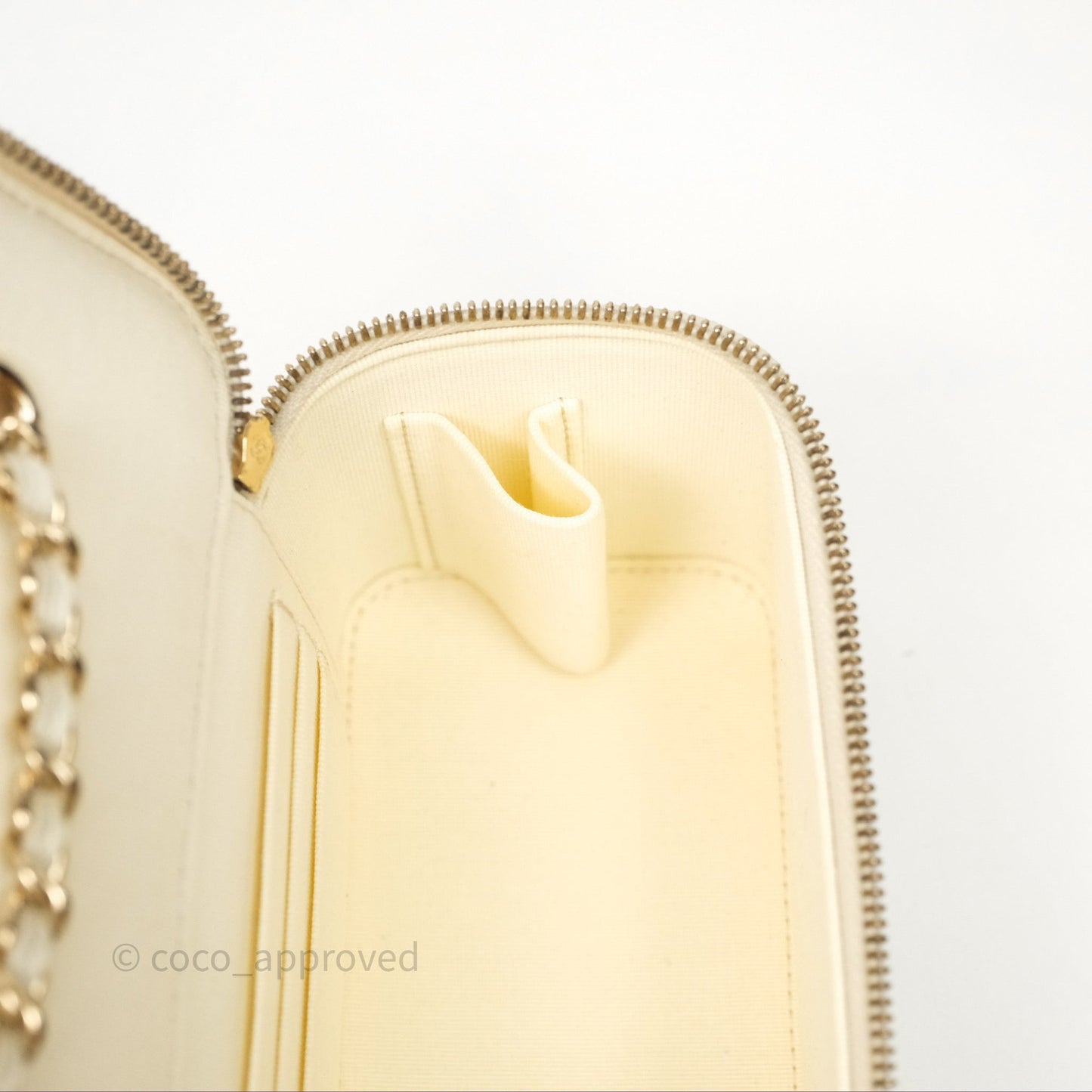Chanel Vanity with Chain Ivory Cream Caviar Gold Hardware