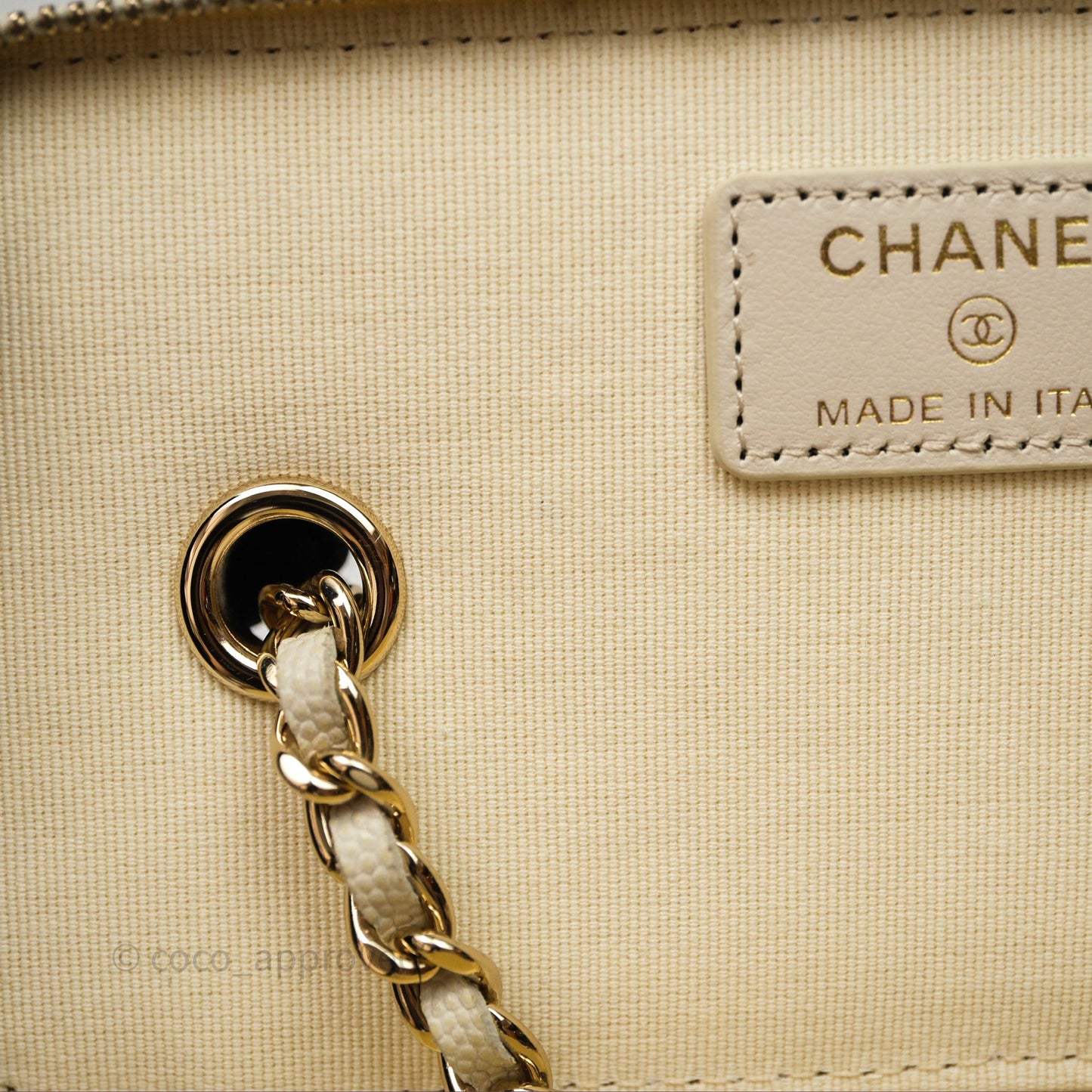 Chanel Vanity with Chain Ivory Cream Caviar Gold Hardware