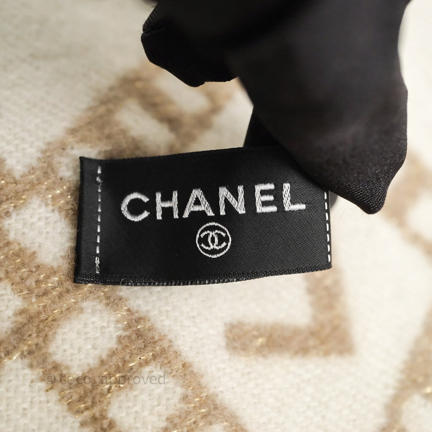 Chanel Quilted Logo Scarf Beige/ Pink Cashmere 24K