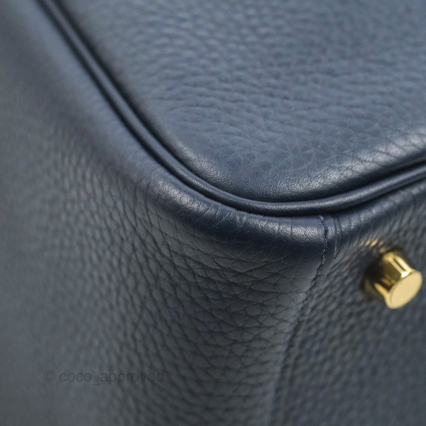 Hermès Lindy 26 Taurillion Clemence Bleu Nuit 2Z Gold Hardware