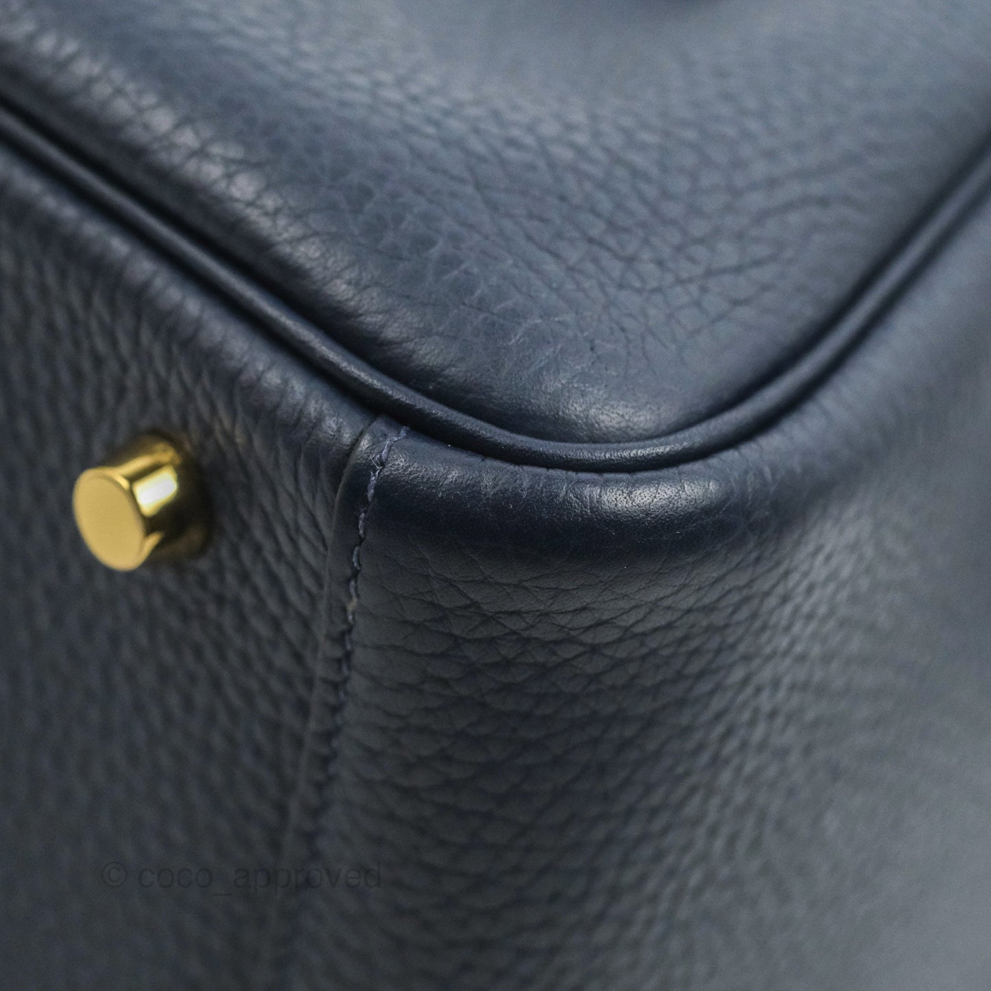 Hermès Lindy 26 Taurillion Clemence Bleu Nuit 2Z Gold Hardware