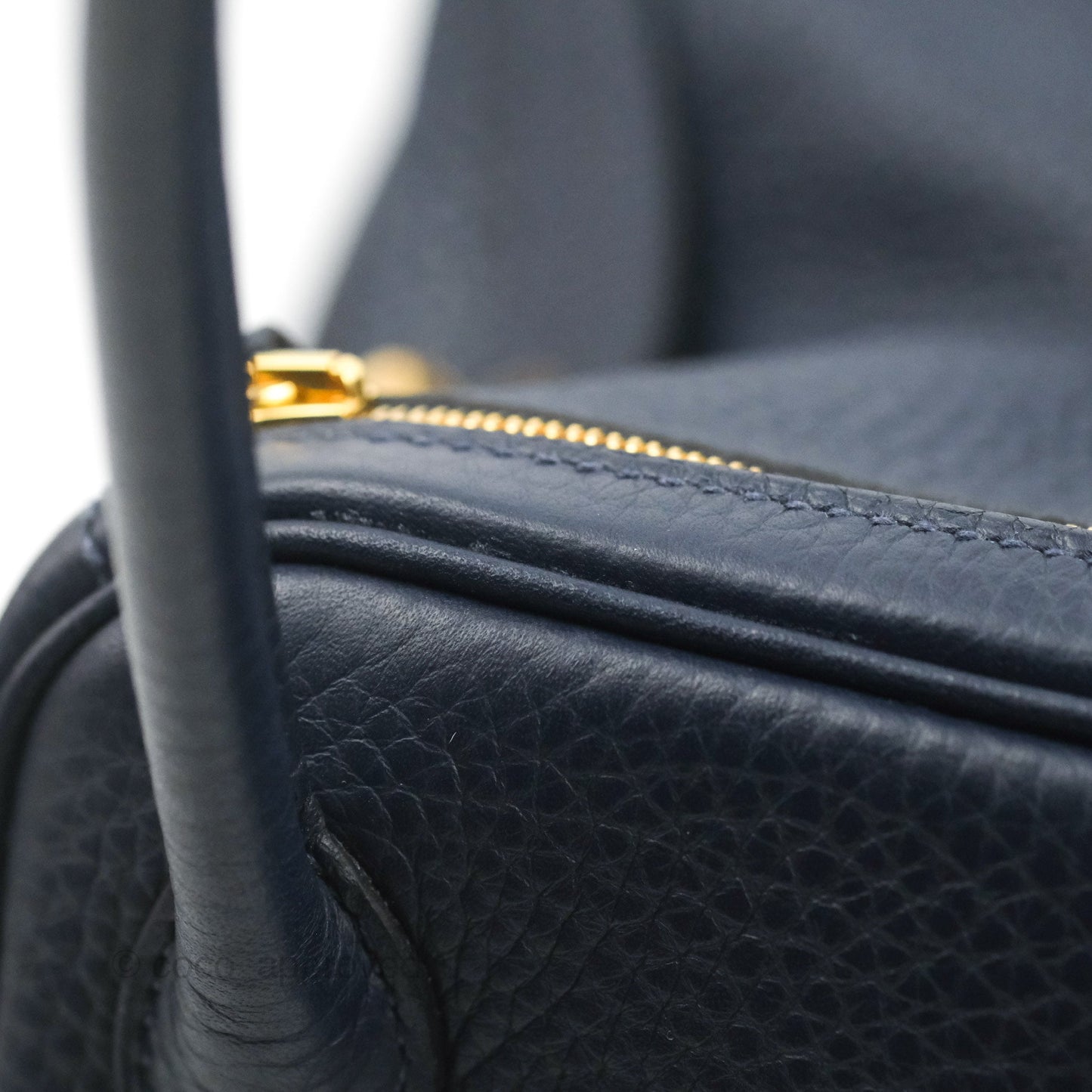 Hermès Lindy 26 Taurillion Clemence Bleu Nuit 2Z Gold Hardware