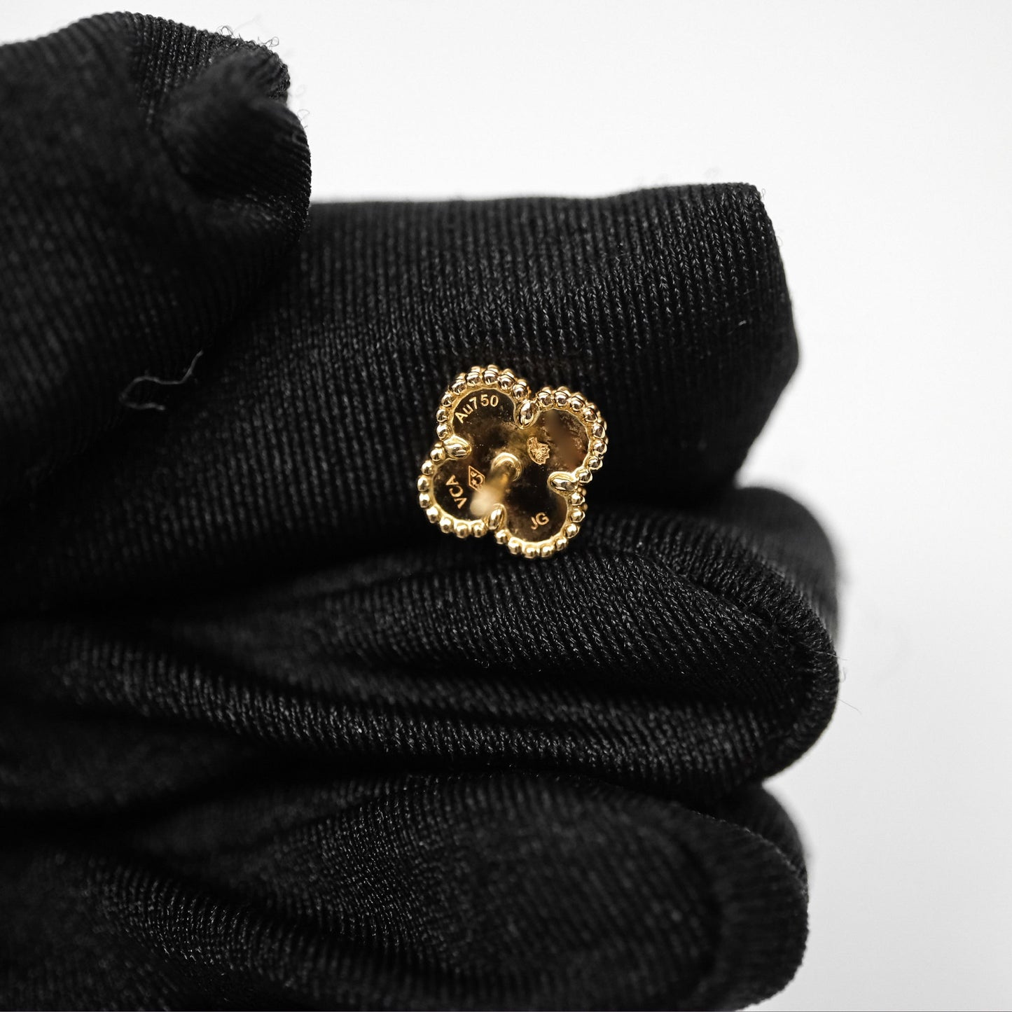 Van Cleef & Arpels Sweet Alhambra Earstuds Earrings Pendant Onyx Yellow Gold