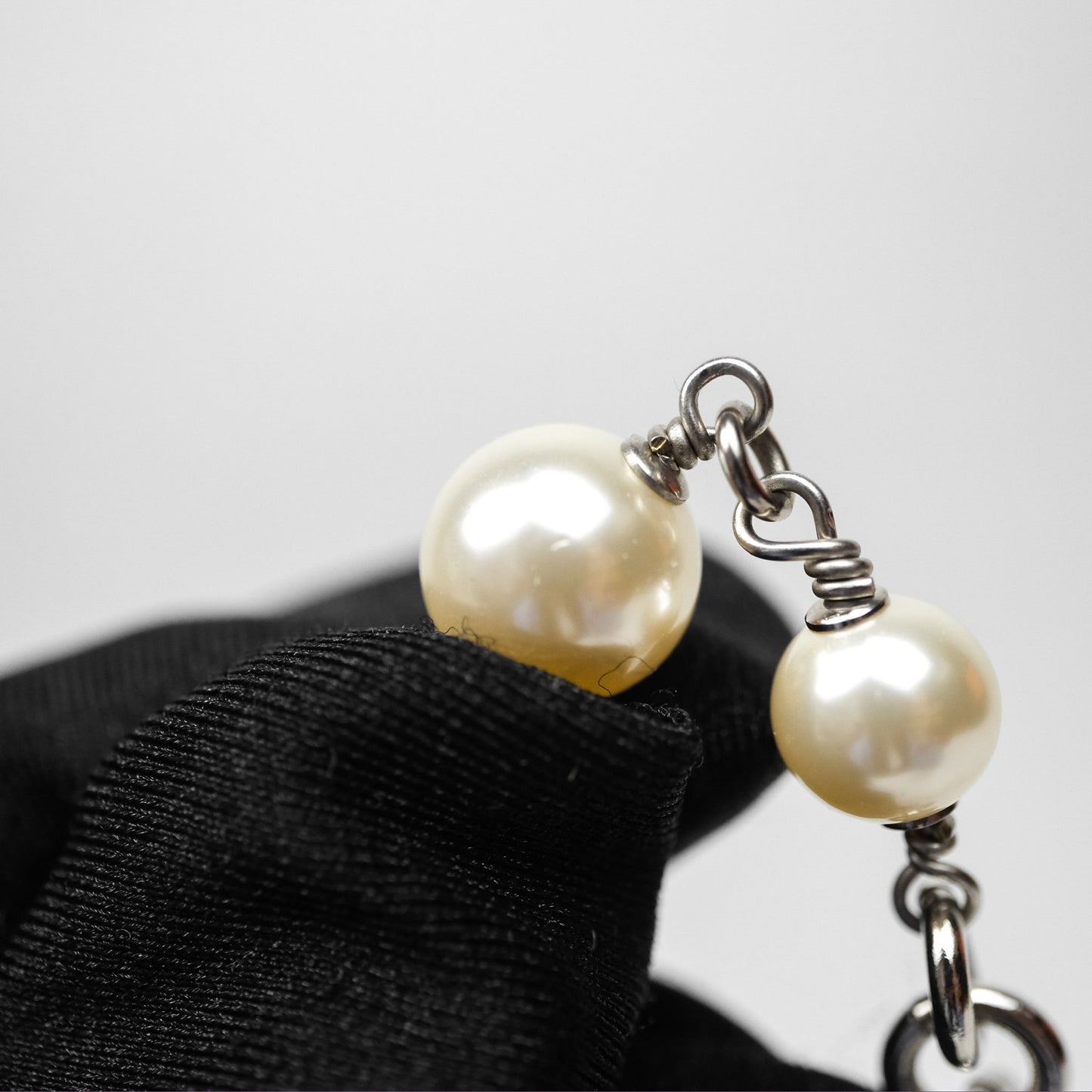 Chanel Crystal CC Pearl Necklace Sliver Tone 25V