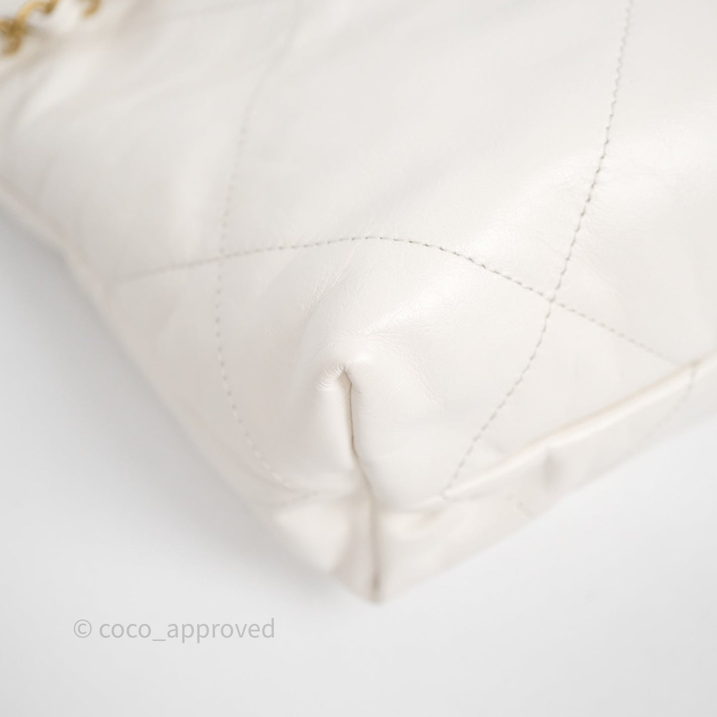 Chanel 22 Small White Shiny Crumpled Calfskin Aged Gold Hardware