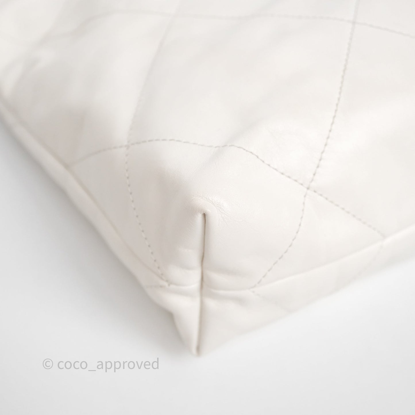 Chanel 22 Small White Shiny Crumpled Calfskin Aged Gold Hardware