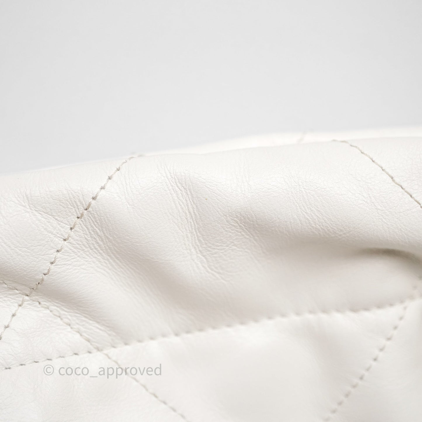 Chanel 22 Small White Shiny Crumpled Calfskin Aged Gold Hardware