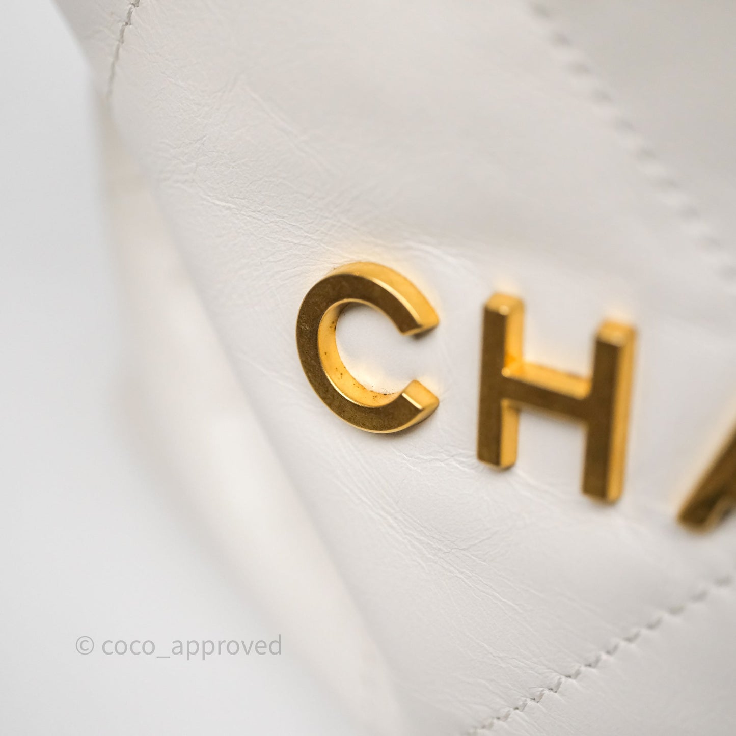 Chanel 22 Small White Shiny Crumpled Calfskin Aged Gold Hardware