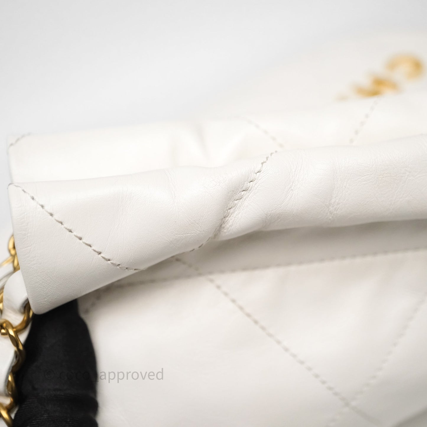 Chanel 22 Small White Shiny Crumpled Calfskin Aged Gold Hardware