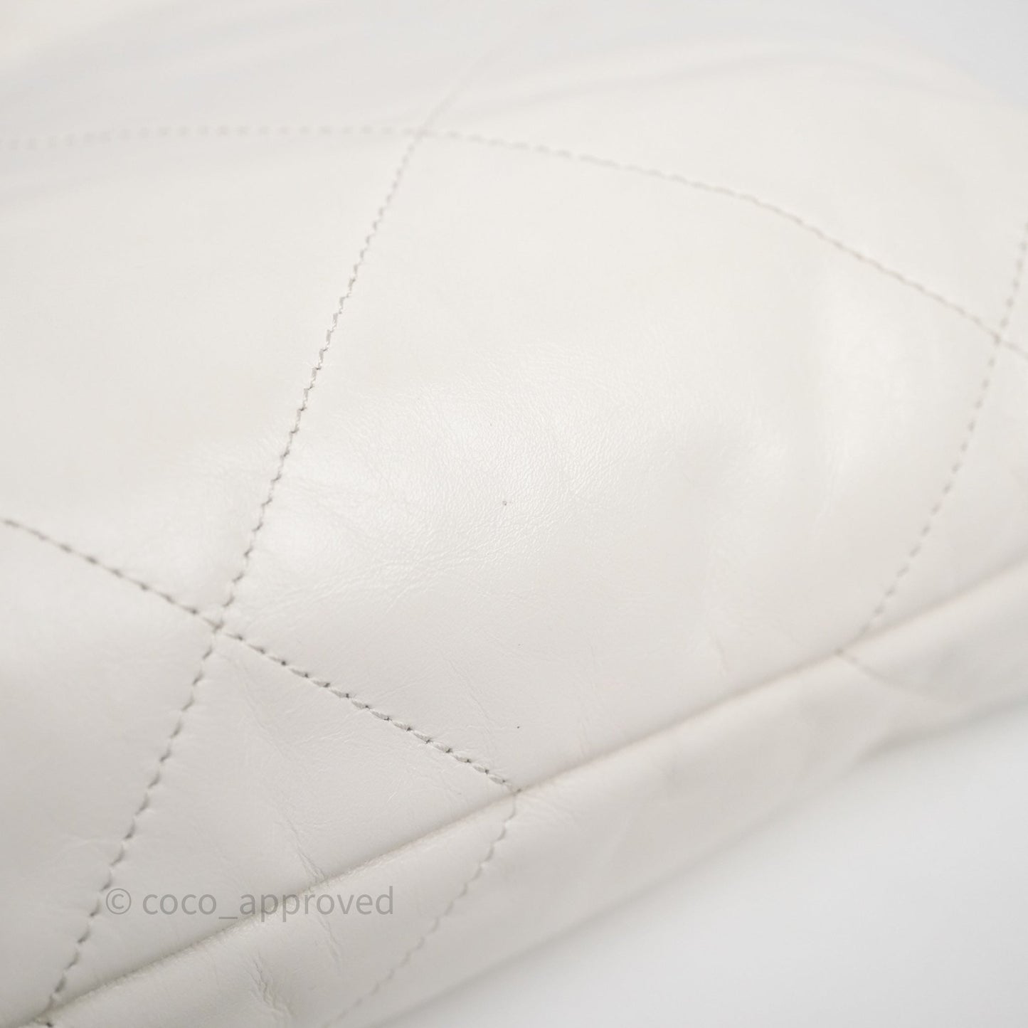 Chanel 22 Small White Shiny Crumpled Calfskin Aged Gold Hardware