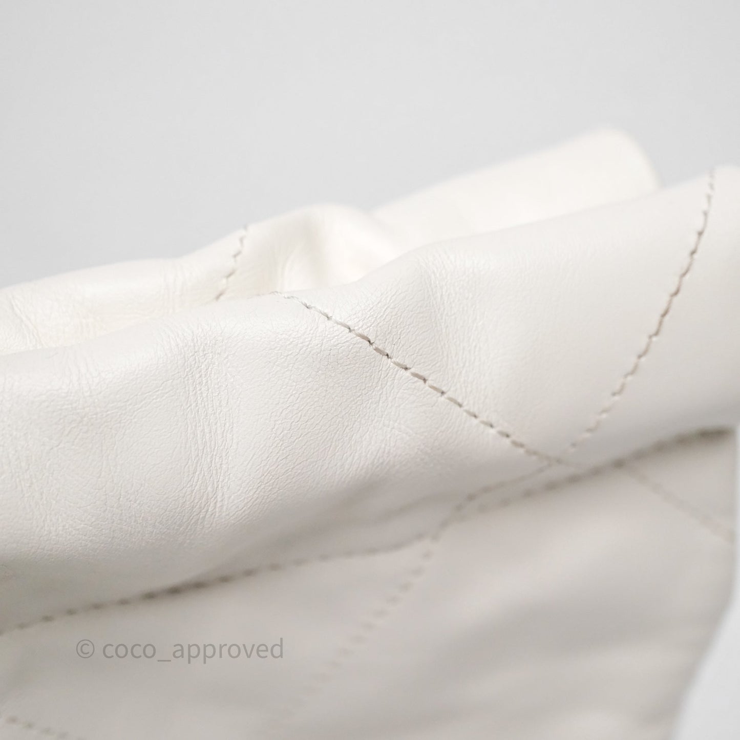 Chanel 22 Small White Shiny Crumpled Calfskin Aged Gold Hardware