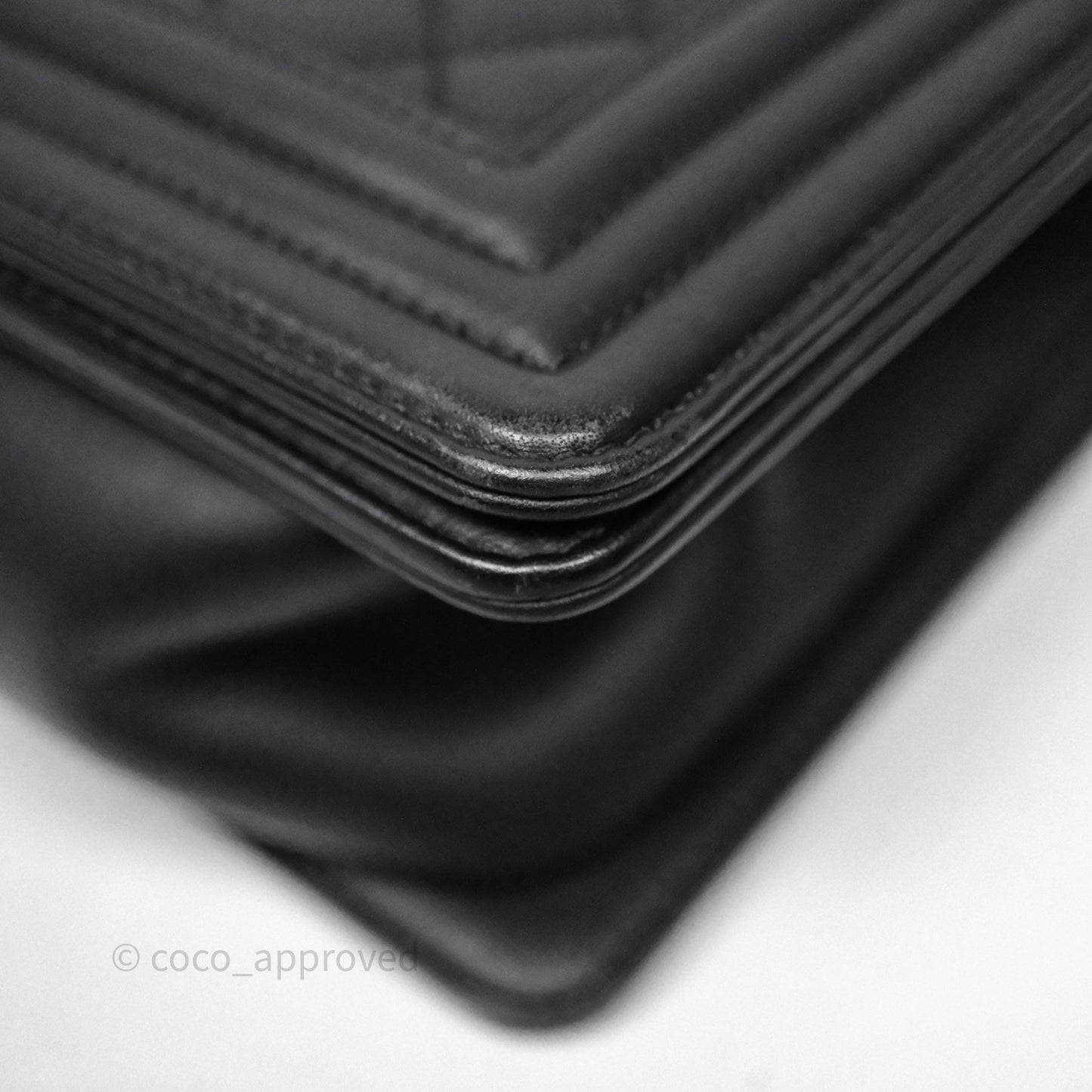 Chanel Medium Boy Quilted Black Calfskin Aged Gold Hardware