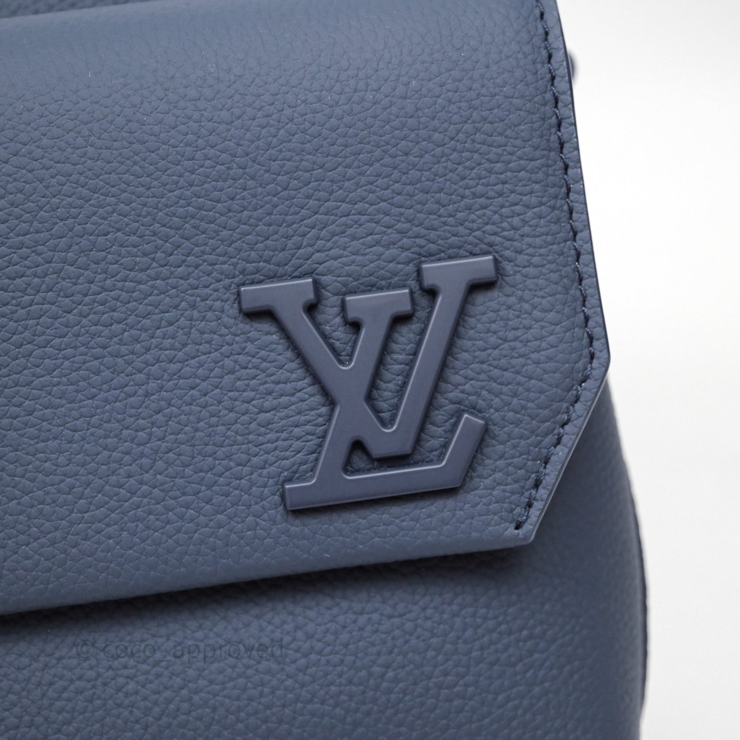 Louis Vuitton Fastline Messenger Blue