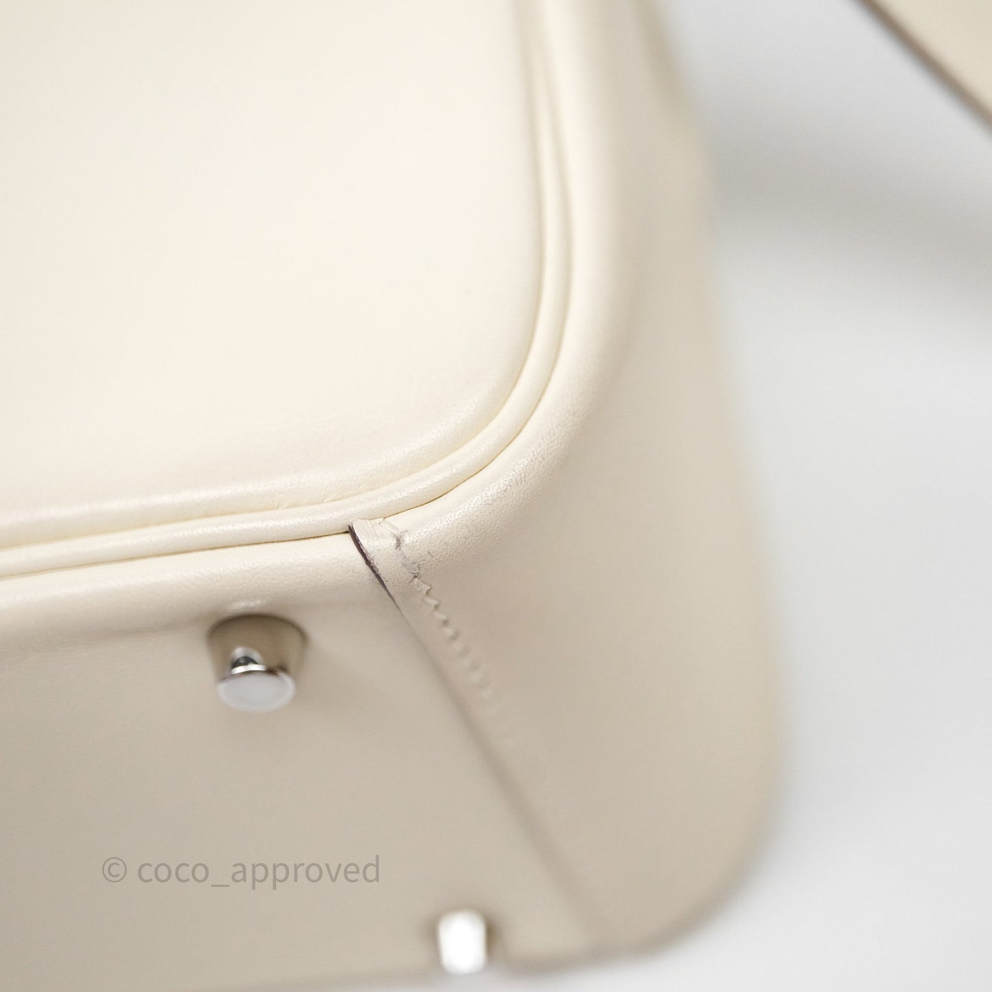 Hermes Mini Lindy Veau Swift Nata I2/ Sesame 2S Palladium Hardware