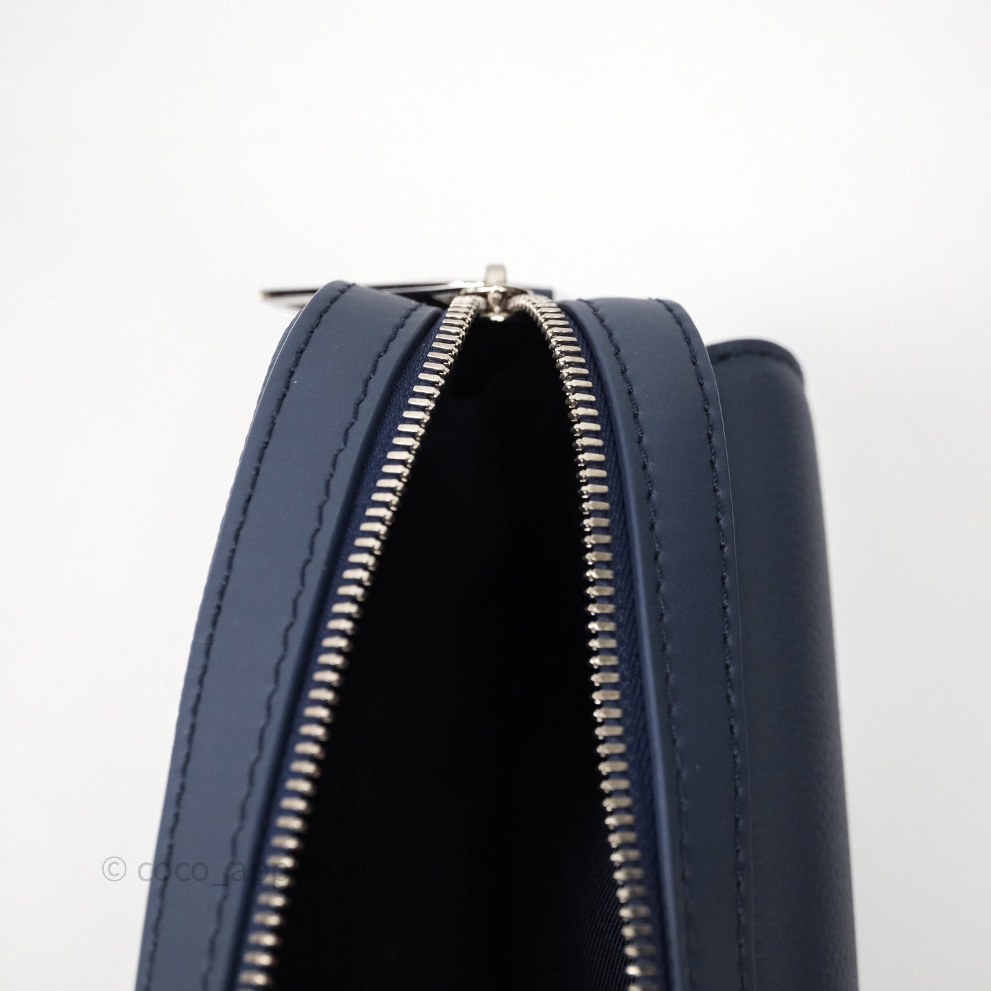 Louis Vuitton Fastline Messenger Blue