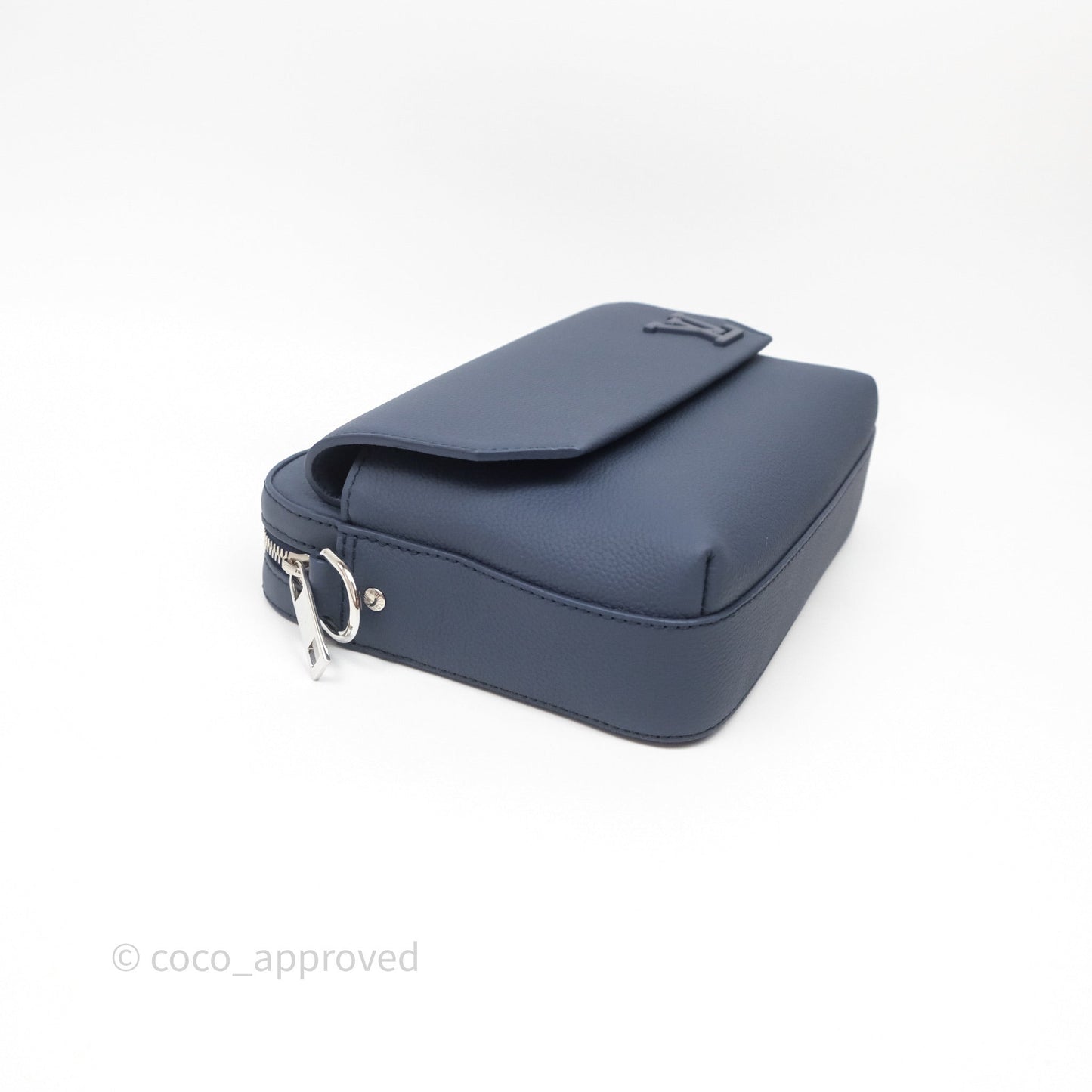 Louis Vuitton Fastline Messenger Blue