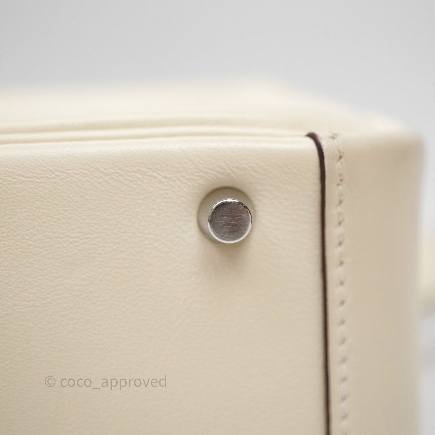 Hermes Mini Lindy Veau Swift Nata I2/ Sesame 2S Palladium Hardware