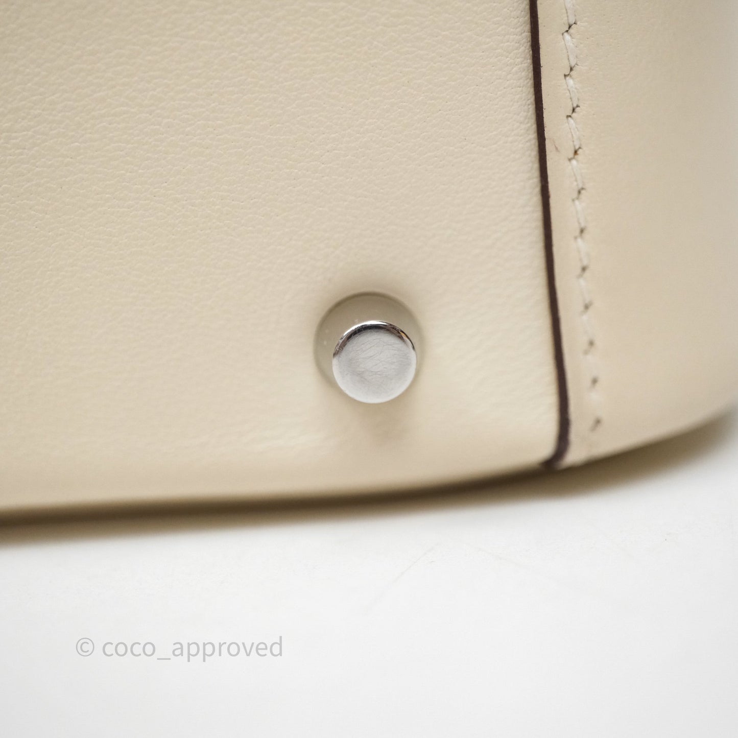 Hermes Mini Lindy Veau Swift Nata I2/ Sesame 2S Palladium Hardware