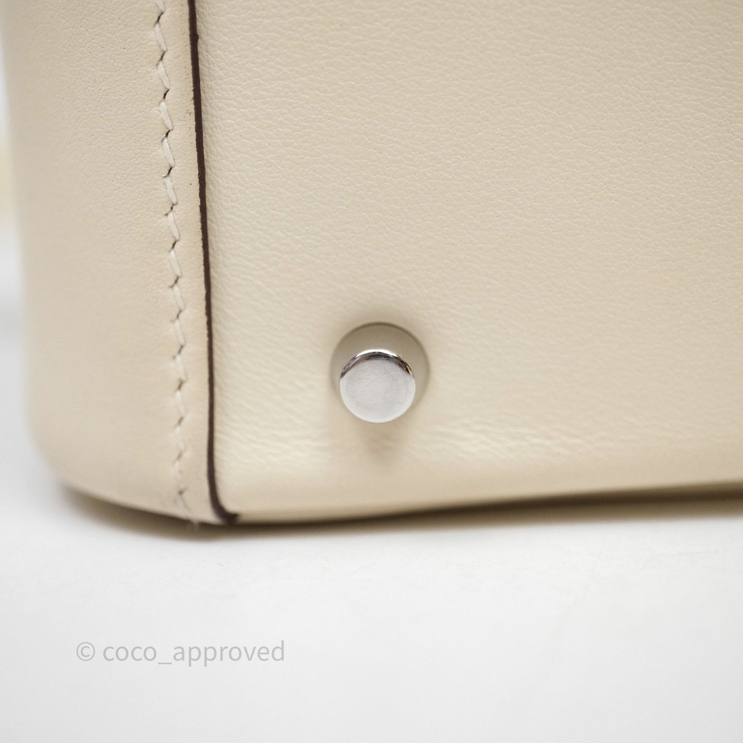 Hermes Mini Lindy Veau Swift Nata I2/ Sesame 2S Palladium Hardware