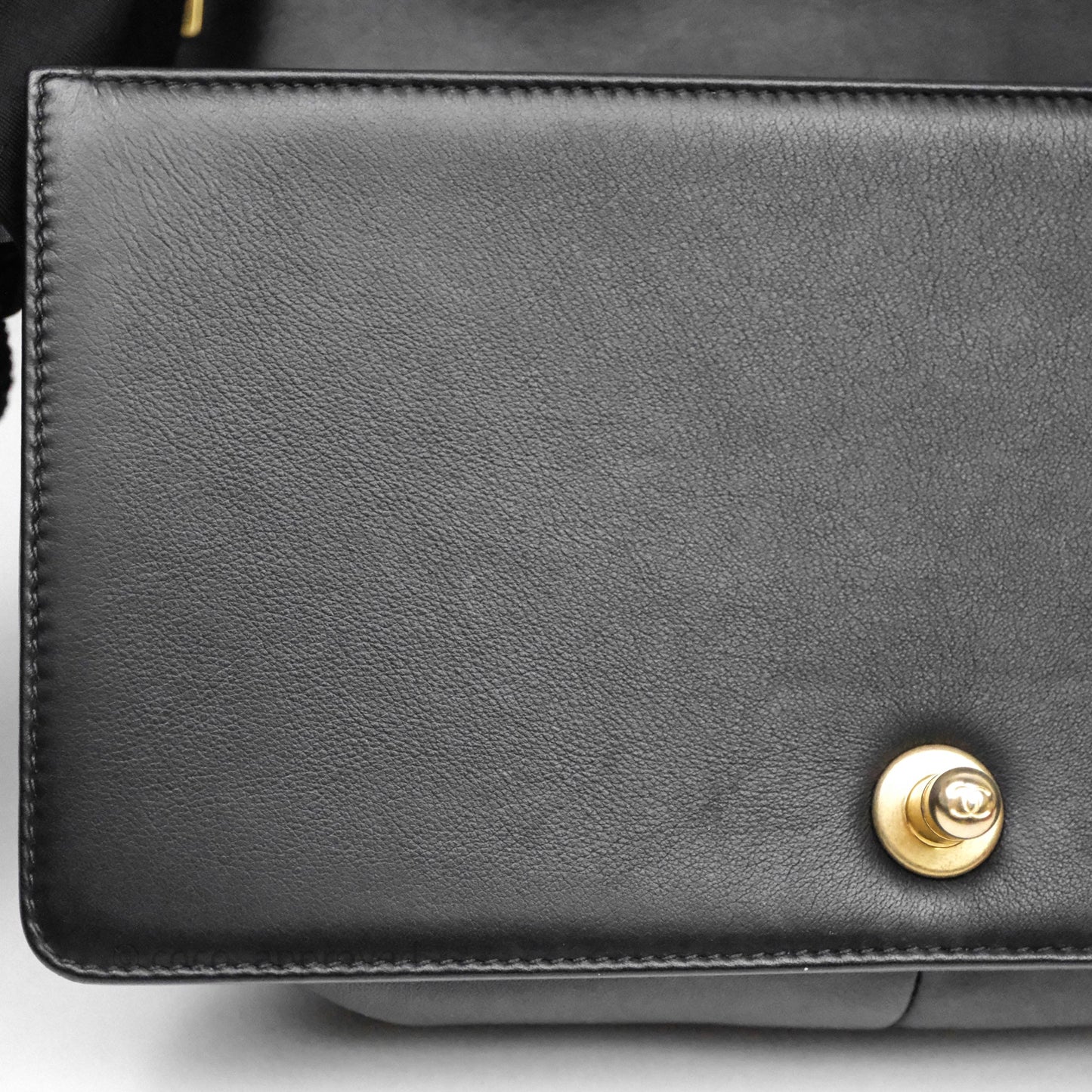 Chanel Medium Boy Quilted Black Calfskin Aged Gold Hardware
